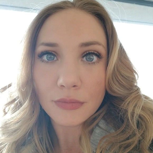 Meet your Posher, Beverly - Picture 1 of 1